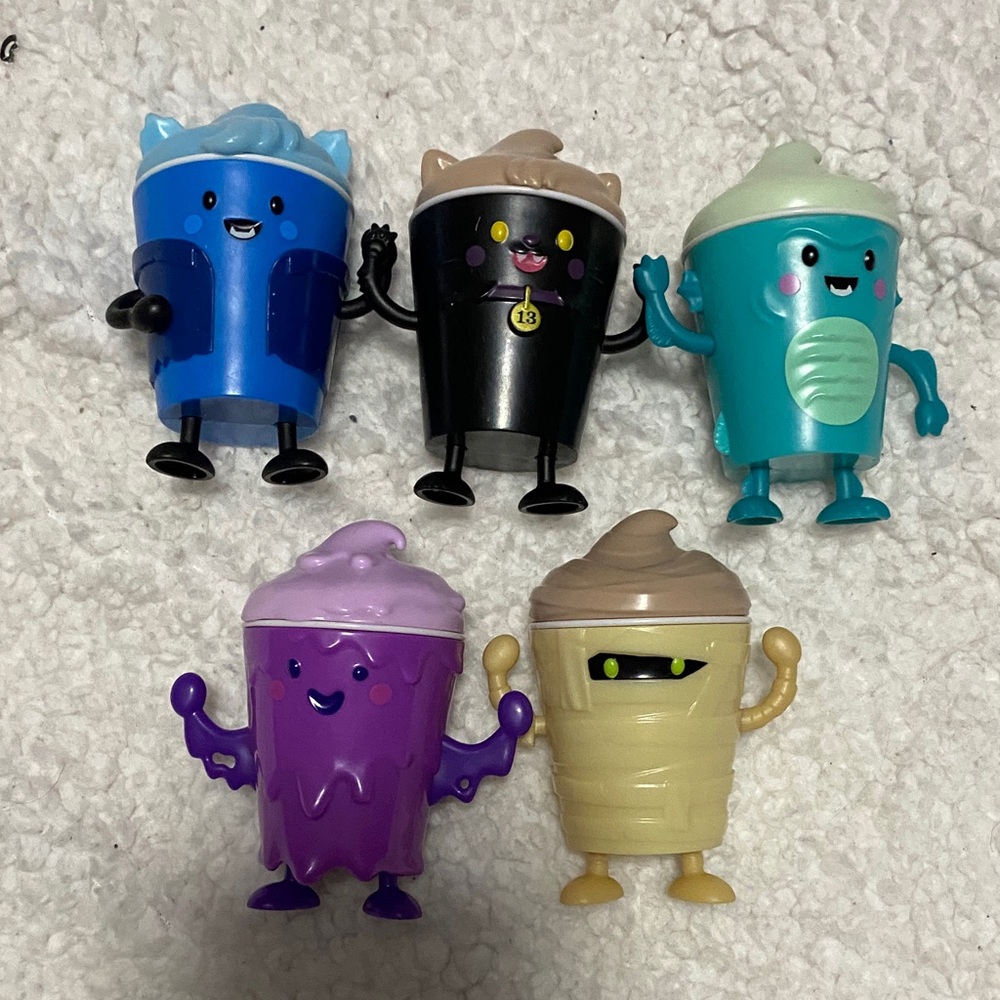Wendy’s kids meal Halloween costumed frosties , lot of 5